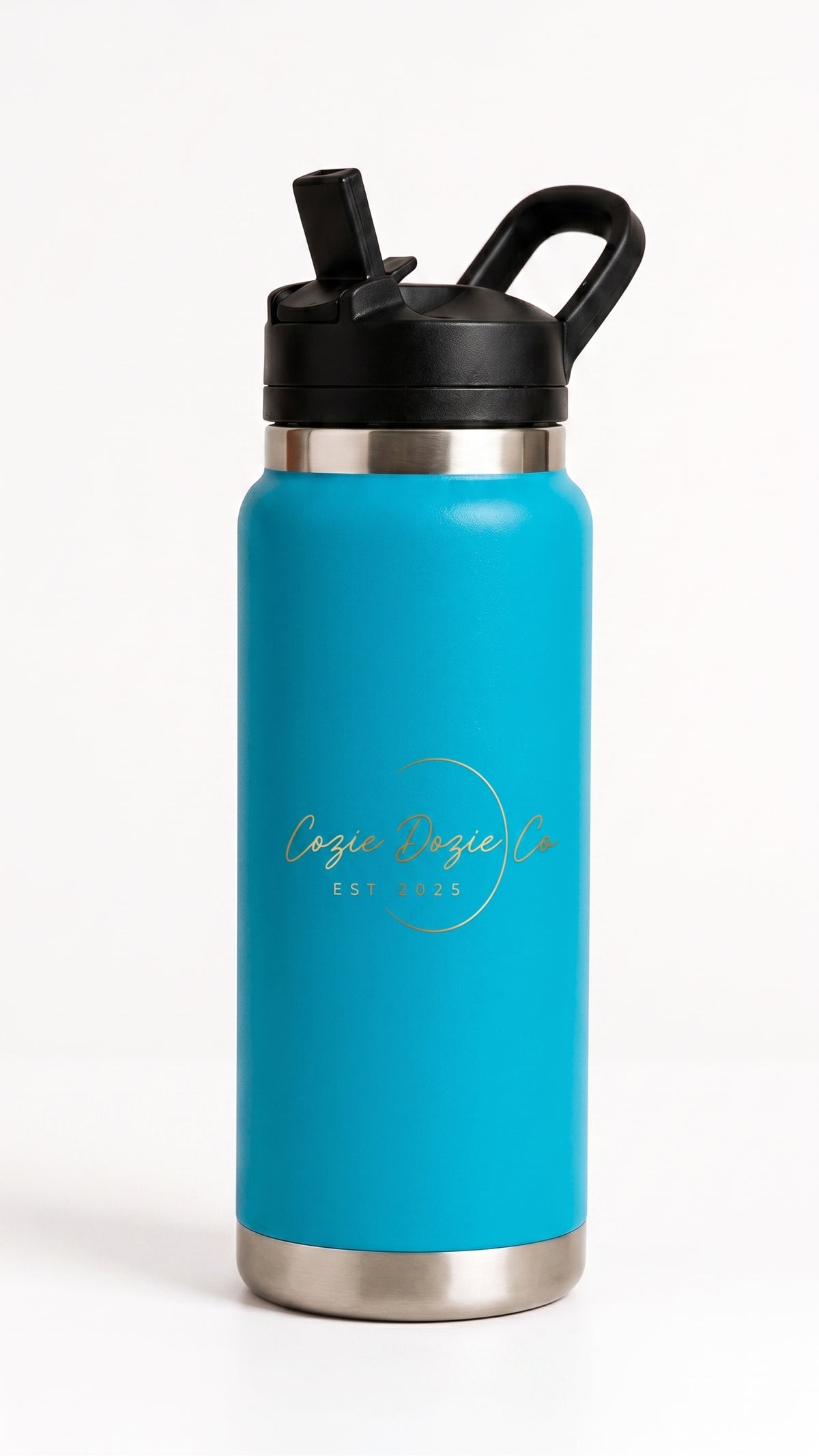 Cozie Dozie Co. 27oz insulated stainless steel kids drink bottle in BowerBird Blue with custom branding and carrying handle.